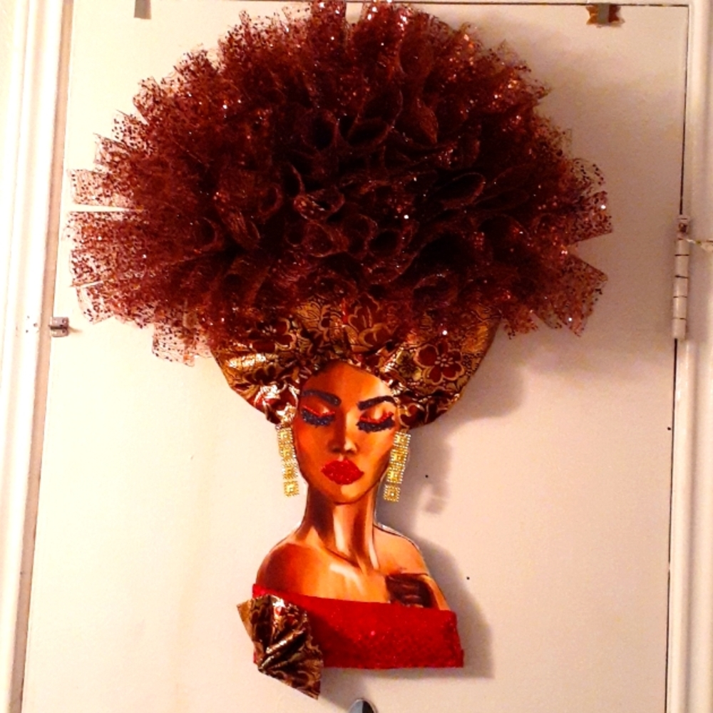 Diva Wreath wall & door hanger